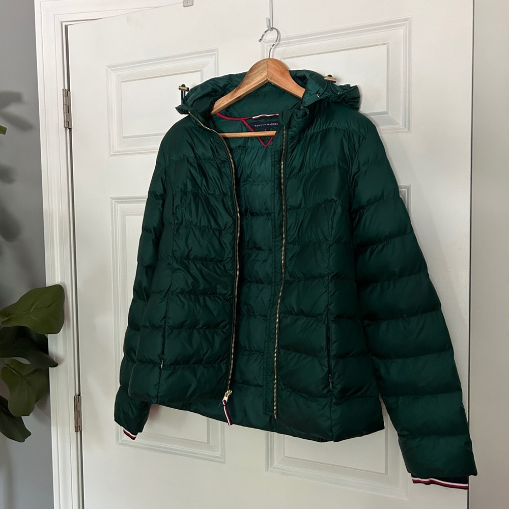 Tommy Hilfiger forest green winter jacket, medium, never worn, perfect condition